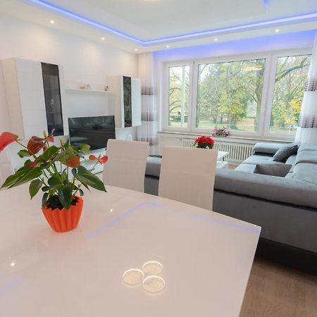 Mega Lux Apartment Esslingen am Neckar Exterior foto